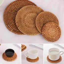 1 PC Round Natural Rattan Coasters Handmade Insulation Placemats Kitchen Decoration Accessories - Brown - 8cm