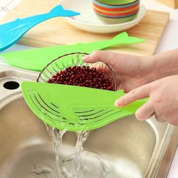 Whale Shape Handle Type Rice Washer Kitchen Water Filter - Green - one size