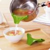 Silicone Funnel Pour Spout Pot Round Deflector Edge Kitchen Tools - 1pc
